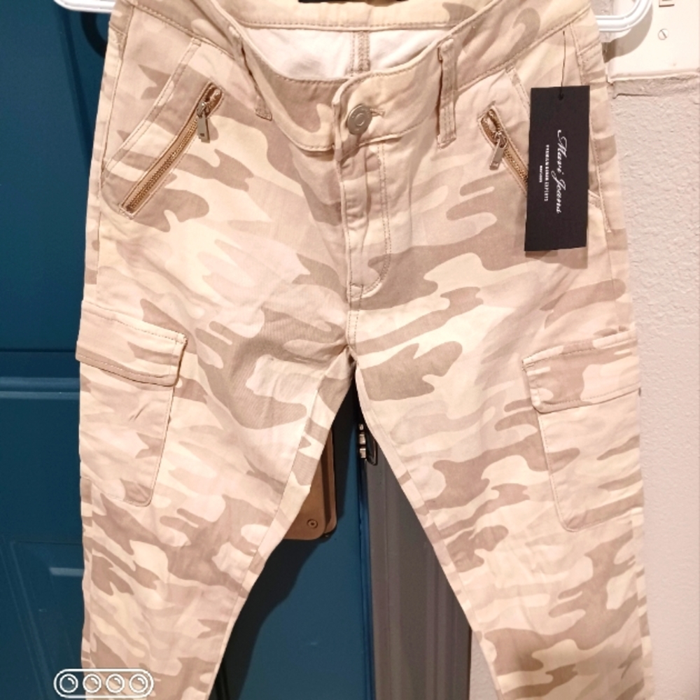 Juliette style, cargo, tan camo